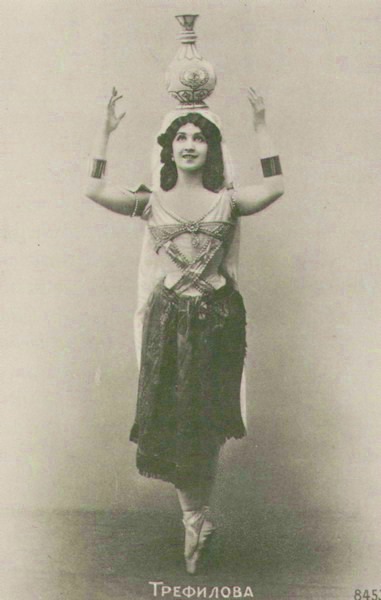 Vera Trefilova costumed for the Danse manu from Act II of Petipa's revival of La Bayadère. St. Petersburg, 1900. Wikipedia.org.